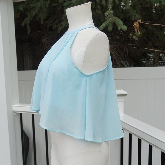 Baby Blue high-neck Flowy crop top - Picture 3 of 4